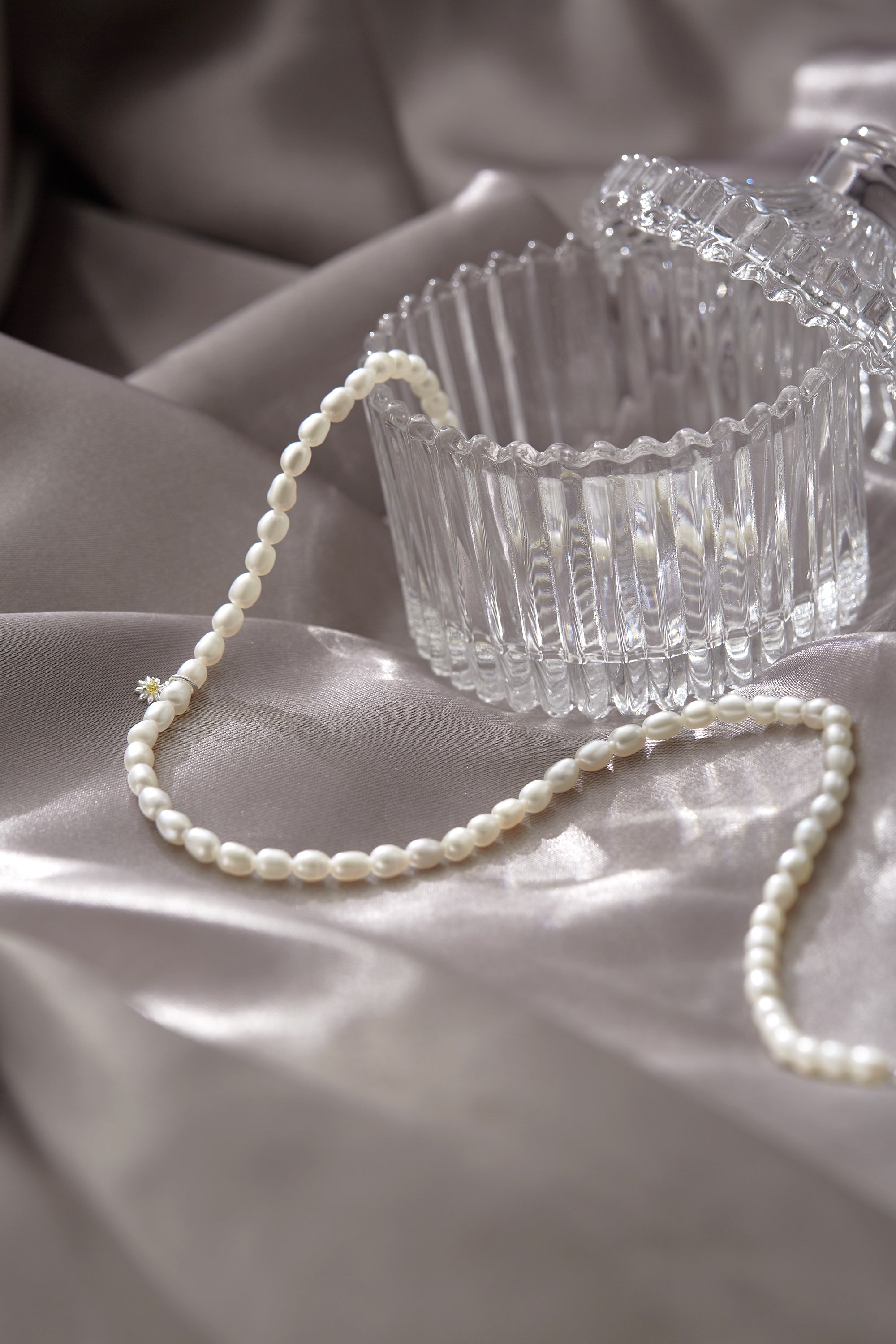 Freshwater Pearl Necklace with Daisy Pendant