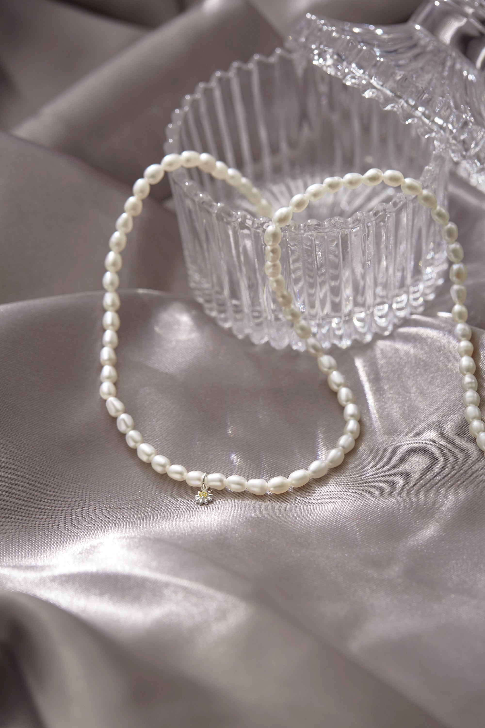 Freshwater Pearl Necklace with Daisy Pendant