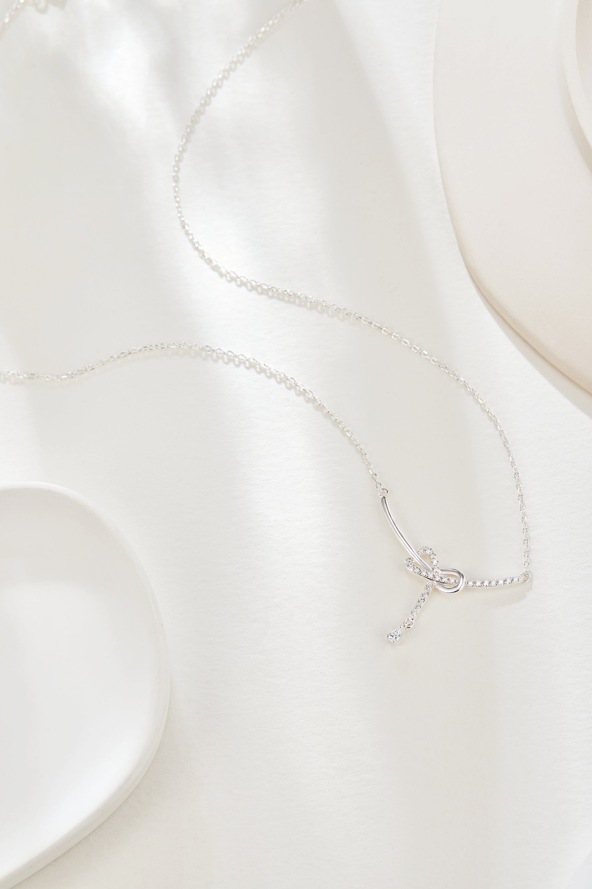 Eternal Love S925 Silver Temperament Collarbone Chain, Smiling Face Pendant Necklace