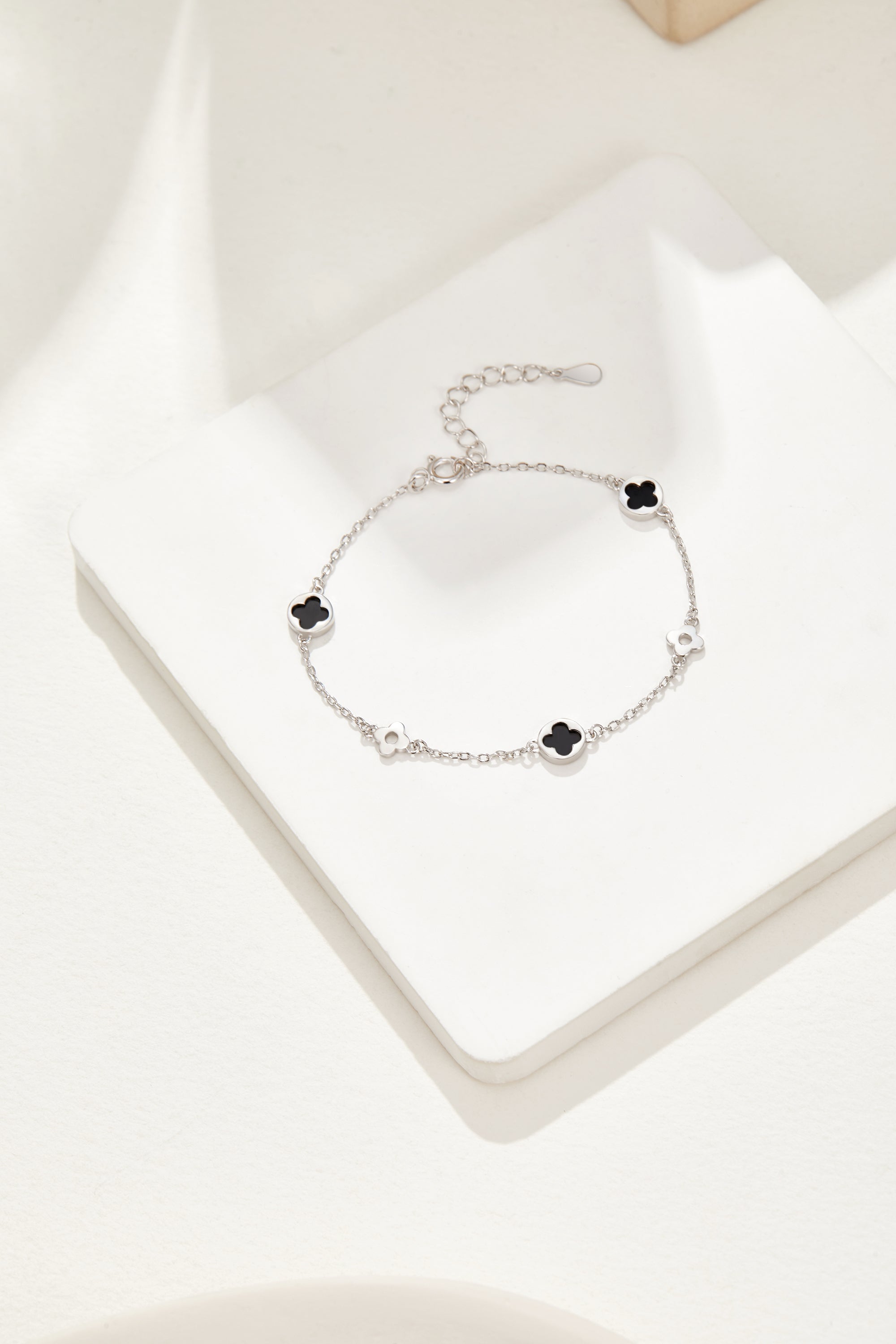 Agate Four Leaf Clover Bracelet