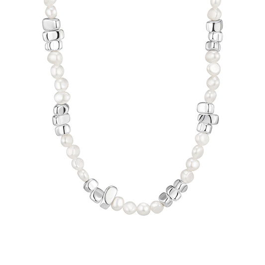 Delicate Brilliance: Freshwater Pearl Necklace on Silver-Plated Chain