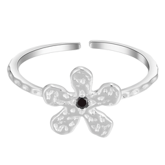 Sunny Charm: Delicate Daisy Ring with Textured Finish